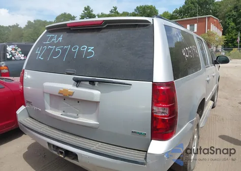 2012 Chevrolet Suburban Ls z USA, uszkodzony, nr VIN 1GNSKHE71CR326419